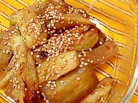 フライパンで簡単♪ゴマ油風味の焼きナス♪